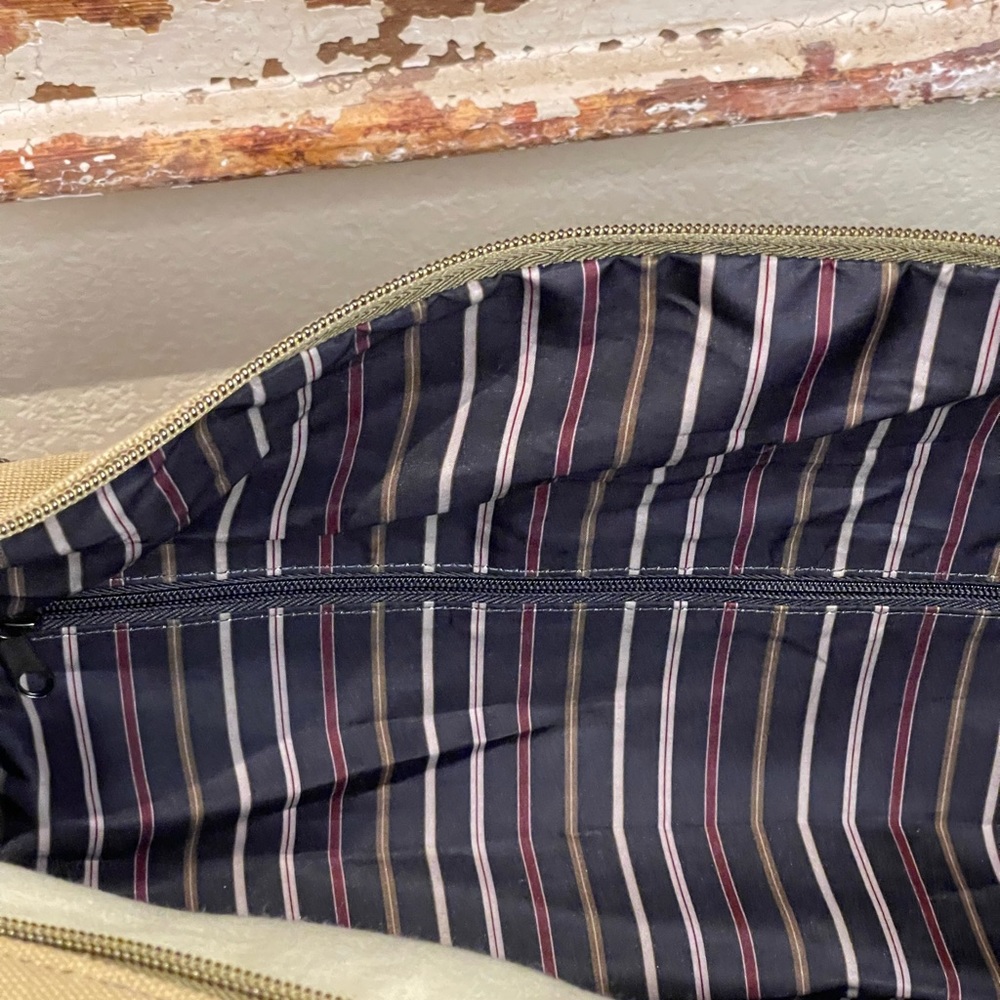 Cutter & Buck duffle - Picture 12 of 14